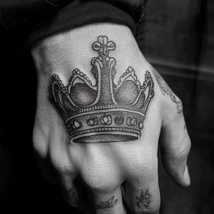 crown drawing tattoo