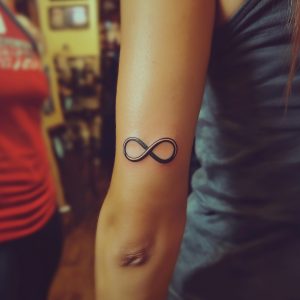 infinity sign tattoo