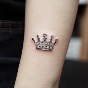 king crown tattoo