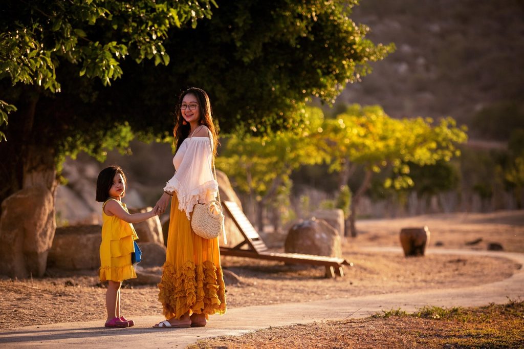 Meaningful Designs to Celebrate the Mother-Daughter Bond